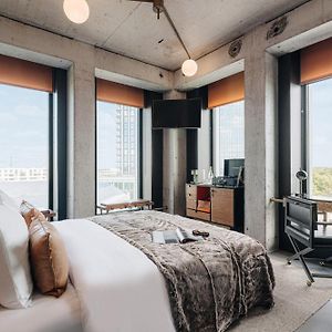 Deluxe Kamer met een King Size Bed op de Hoek